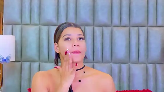 TiaraRosse online show from 03.04.26