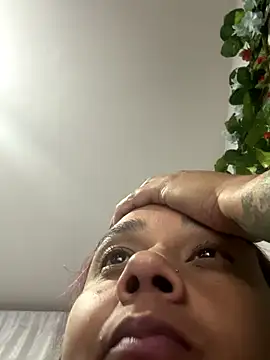 Snapshot of Cafeziitha02 chatting on 10.23.25 Cafeziitha02 online show from 10.23.25