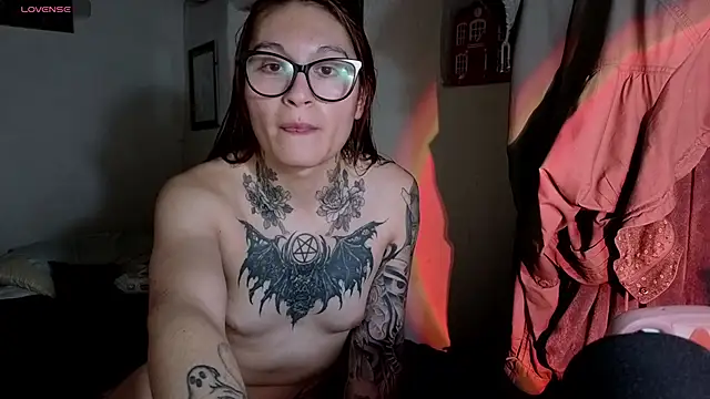 kittenlizz online show from 03.18.26