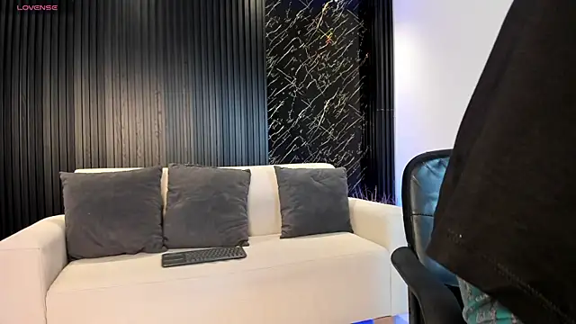 Aaron Scoot online show from 04.12.26