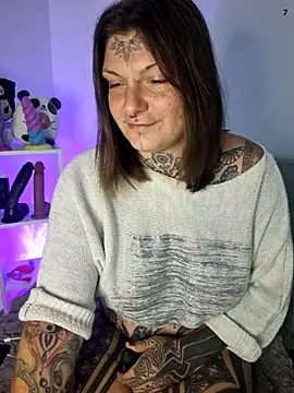 lizzardqueeen online show from 11.08.25