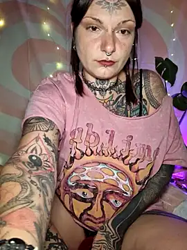 lizzardqueeen online show from 03.08.26