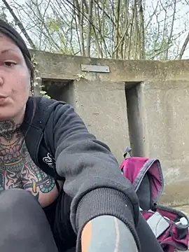 lizzardqueeen online show from 04.06.26