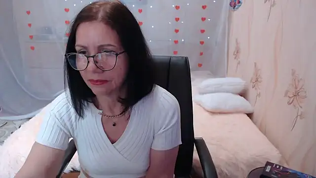 Snapshot of OlgaHottie chatting on 03.04.25 OlgaHottie online show from 03.04.25