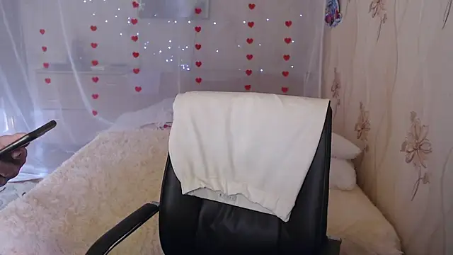 Snapshot of OlgaHottie chatting on 03.06.25 OlgaHottie online show from 03.06.25