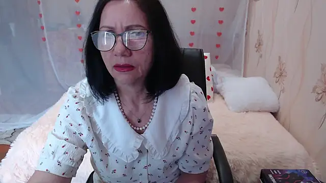 Snapshot of OlgaHottie chatting on 03.13.25 OlgaHottie online show from 03.13.25