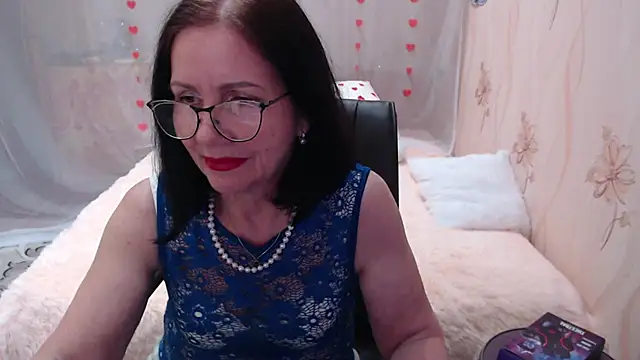 Snapshot of OlgaHottie chatting on 03.18.25 OlgaHottie online show from 03.18.25