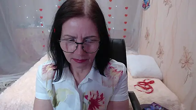 Snapshot of OlgaHottie chatting on 03.20.25 OlgaHottie online show from 03.20.25