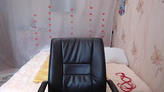 Snapshot of OlgaHottie chatting on 03.20.25 OlgaHottie online show from 03.20.25