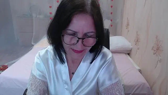 Snapshot of OlgaHottie chatting on 10.10.25 OlgaHottie online show from 10.10.25