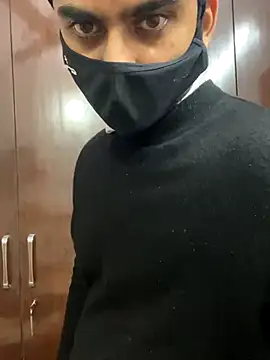 Snapshot of John_desihunk chatting on 12.04.24 John desihunk online show from 12.04.24