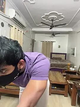 Snapshot of John_desihunk chatting on 12.29.24 John desihunk online show from 12.29.24