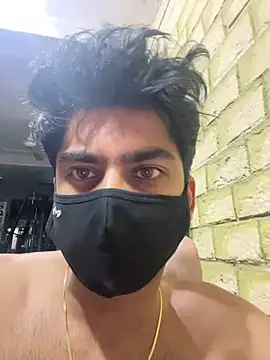 Snapshot of John_desihunk chatting on 03.10.25 John desihunk online show from 03.10.25