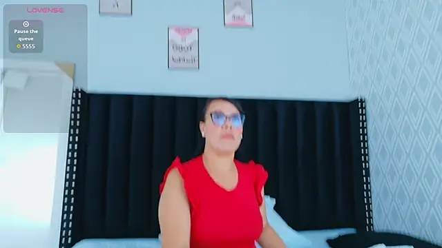 hotlatinateacher online show from 04.23.26