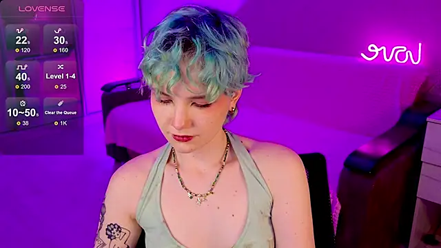 Snapshot of School_Love chatting on 12.25.24 School Love online show from 12.25.24