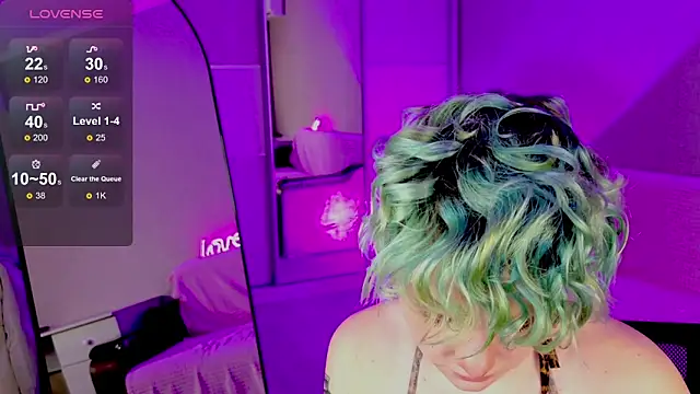 Snapshot of School_Love chatting on 01.22.25 School Love online show from 01.22.25