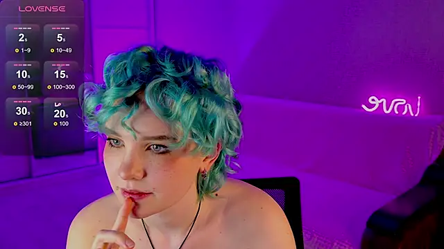 Snapshot of School_Love chatting on 02.19.25 School Love online show from 02.19.25