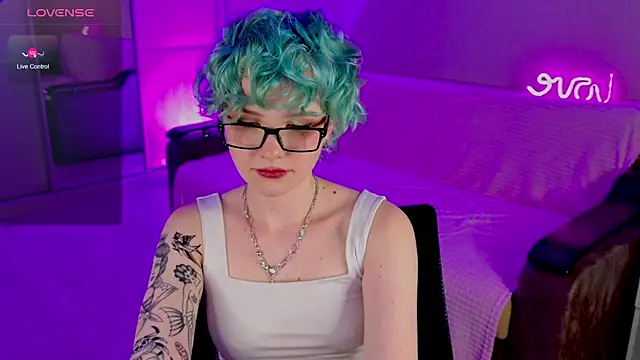 Snapshot of School_Love chatting on 02.23.25 School Love online show from 02.23.25