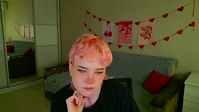 Snapshot of School_Love chatting on 09.29.25 School Love online show from 09.29.25