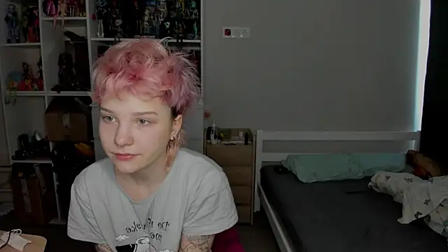 School Love online show from 01.18.26