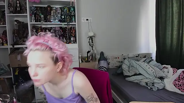 School Love online show from 03.18.26