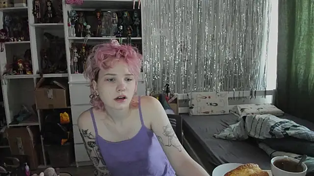 School Love online show from 03.22.26