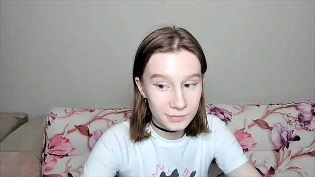 Snapshot of EnigmaSee chatting on 01.08.25 EnigmaSee online show from 01.08.25