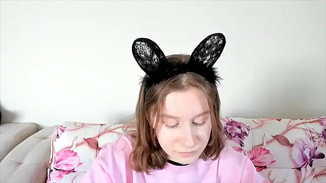 Snapshot of EnigmaSee chatting on 01.15.25 EnigmaSee online show from 01.15.25