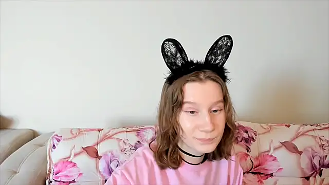 Snapshot of EnigmaSee chatting on 01.15.25 EnigmaSee online show from 01.15.25