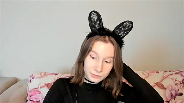 Snapshot of EnigmaSee chatting on 01.16.25 EnigmaSee online show from 01.16.25