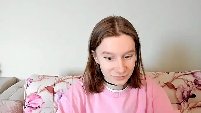 Snapshot of EnigmaSee chatting on 01.18.25 EnigmaSee online show from 01.18.25