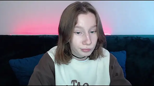 Snapshot of EnigmaSee chatting on 01.24.25 EnigmaSee online show from 01.24.25