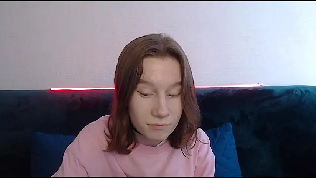 Snapshot of EnigmaSee chatting on 02.01.25 EnigmaSee online show from 02.01.25