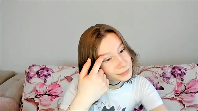 Snapshot of EnigmaSee chatting on 02.03.25 EnigmaSee online show from 02.03.25