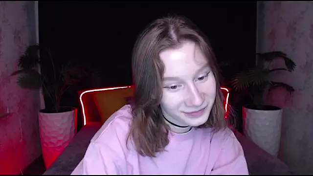 Snapshot of EnigmaSee chatting on 02.07.25 EnigmaSee online show from 02.07.25