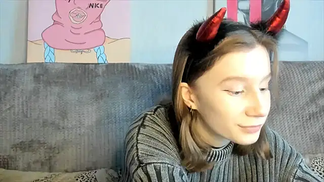 Snapshot of EnigmaSee chatting on 02.11.25 EnigmaSee online show from 02.11.25