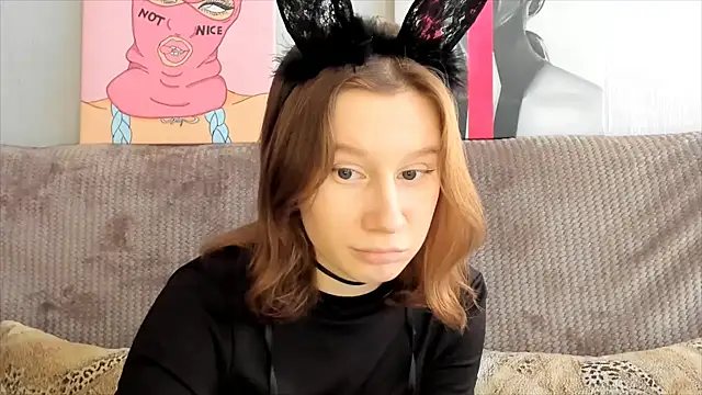 Snapshot of EnigmaSee chatting on 02.18.25 EnigmaSee online show from 02.18.25