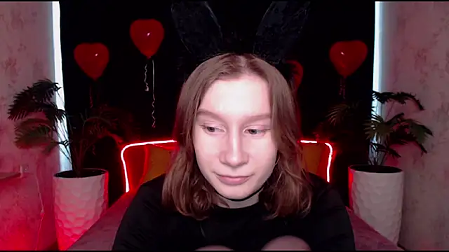 Snapshot of EnigmaSee chatting on 02.20.25 EnigmaSee online show from 02.20.25