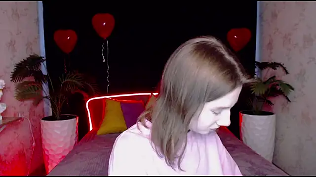 Snapshot of EnigmaSee chatting on 02.24.25 EnigmaSee online show from 02.24.25