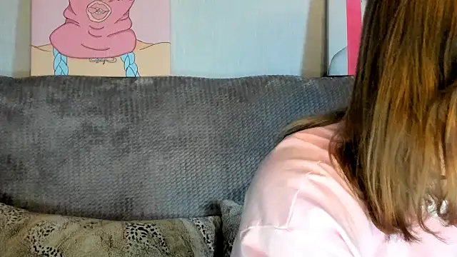 Snapshot of EnigmaSee chatting on 03.09.25 EnigmaSee online show from 03.09.25