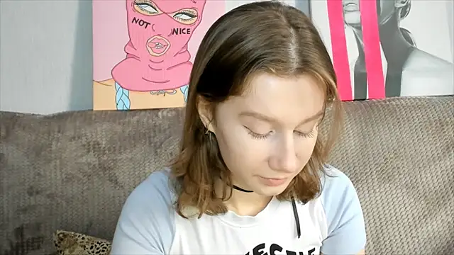 Snapshot of EnigmaSee chatting on 03.13.25 EnigmaSee online show from 03.13.25