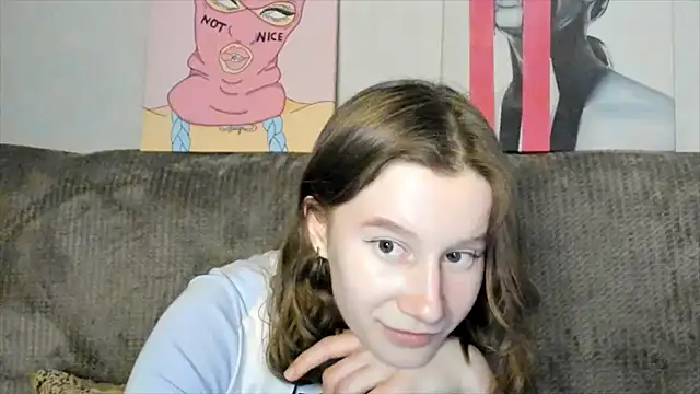 Snapshot of EnigmaSee chatting on 03.18.25 EnigmaSee online show from 03.18.25