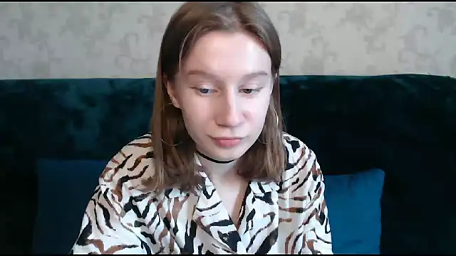 Snapshot of EnigmaSee chatting on 03.22.25 EnigmaSee online show from 03.22.25