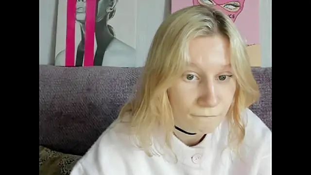 Snapshot of EnigmaSee chatting on 09.11.25 EnigmaSee online show from 09.11.25