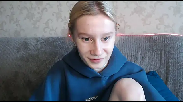 Snapshot of EnigmaSee chatting on 09.14.25 EnigmaSee online show from 09.14.25