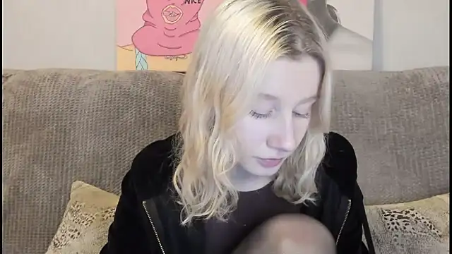 Snapshot of EnigmaSee chatting on 11.17.25 EnigmaSee online show from 11.17.25