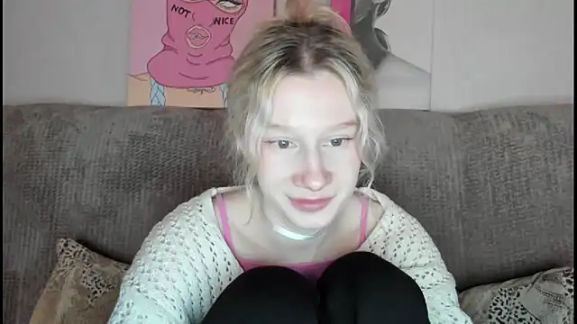 Snapshot of EnigmaSee chatting on 12.05.25 EnigmaSee online show from 12.05.25