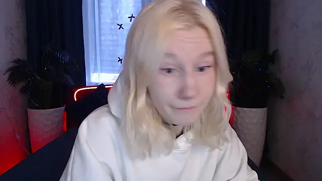 Snapshot of EnigmaSee chatting on 02.01.26 EnigmaSee online show from 02.01.26