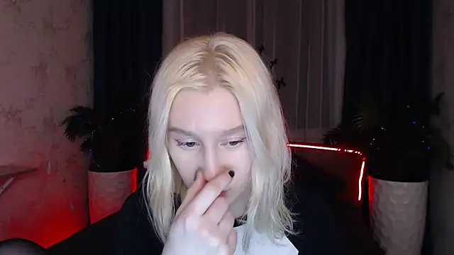 Snapshot of EnigmaSee chatting on 02.01.26 EnigmaSee online show from 02.01.26