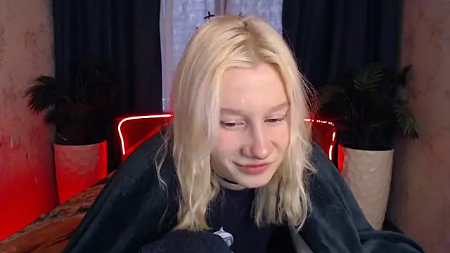 Snapshot of EnigmaSee chatting on 02.08.26 EnigmaSee online show from 02.08.26